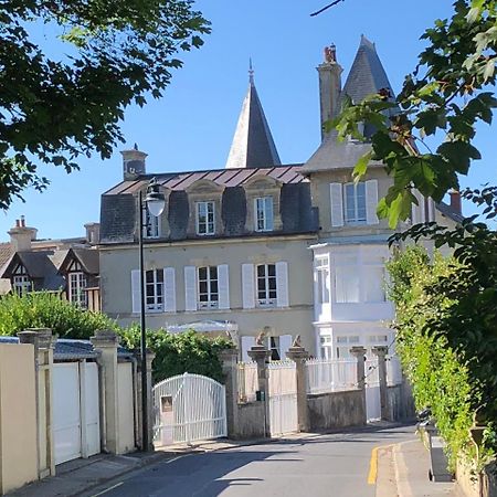 Dday Aviators Le Manoir Hotel Arromanches-les-Bains Ngoại thất bức ảnh