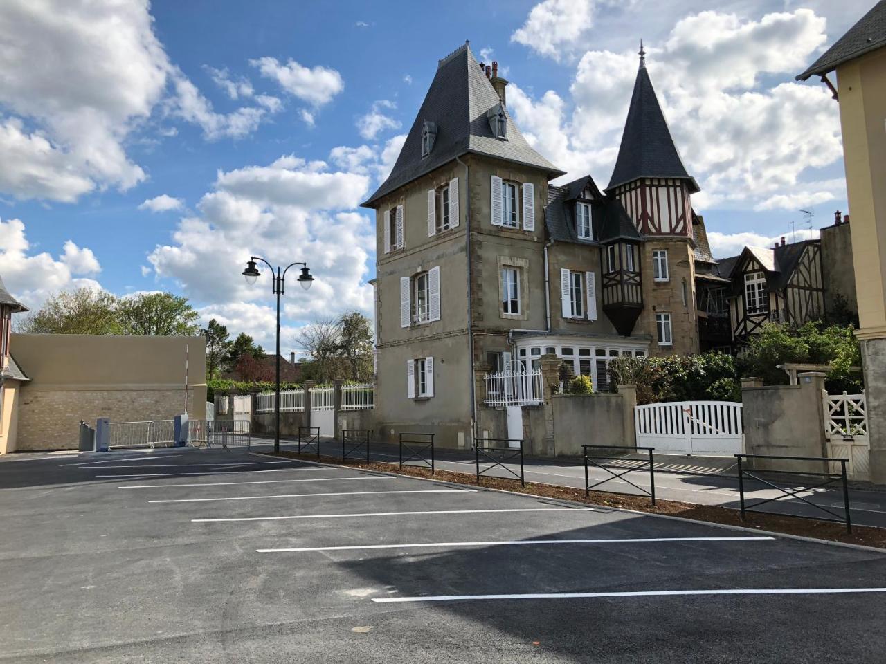 Dday Aviators Le Manoir Hotel Arromanches-les-Bains Ngoại thất bức ảnh