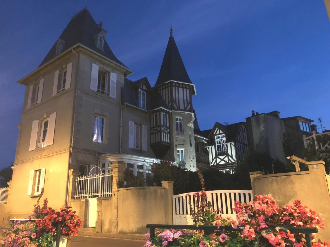 Dday Aviators Le Manoir Hotel Arromanches-les-Bains Ngoại thất bức ảnh